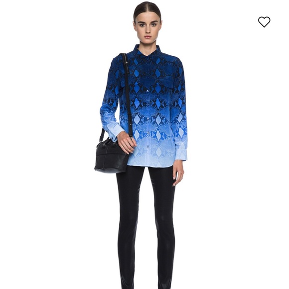EQUIPMENT 100% Silk Reese Fading Blouse Marine Blue Ombré Snake Print M Like New - Picture 3 of 16